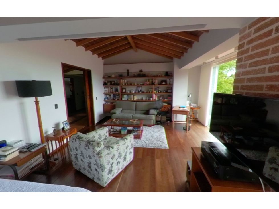 Casa en parcelacion de lujo alto de escobero palmas antes del peaje