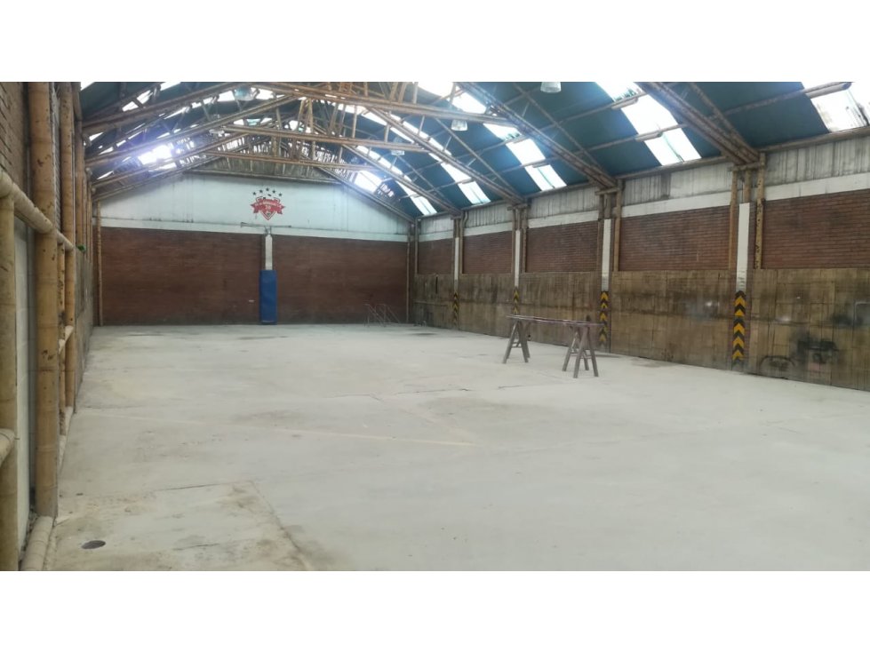 Bodega, Puente Aranda, CALLE 6 - 406.52 M2