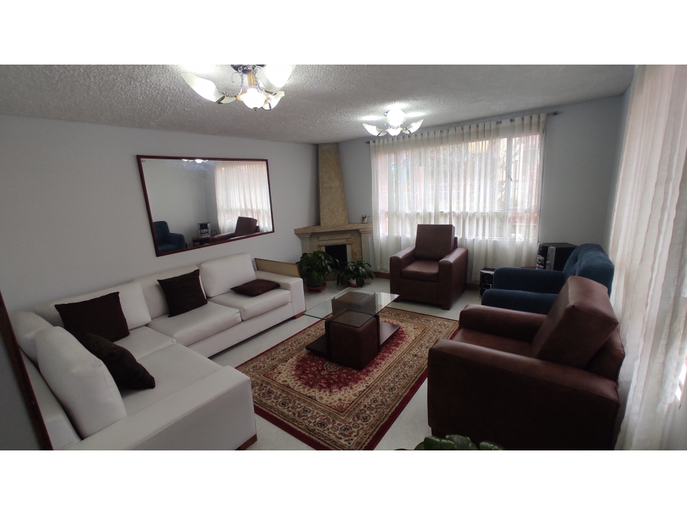 CHIA, Centro, 200 M2, independiente, 5 alcobas,
