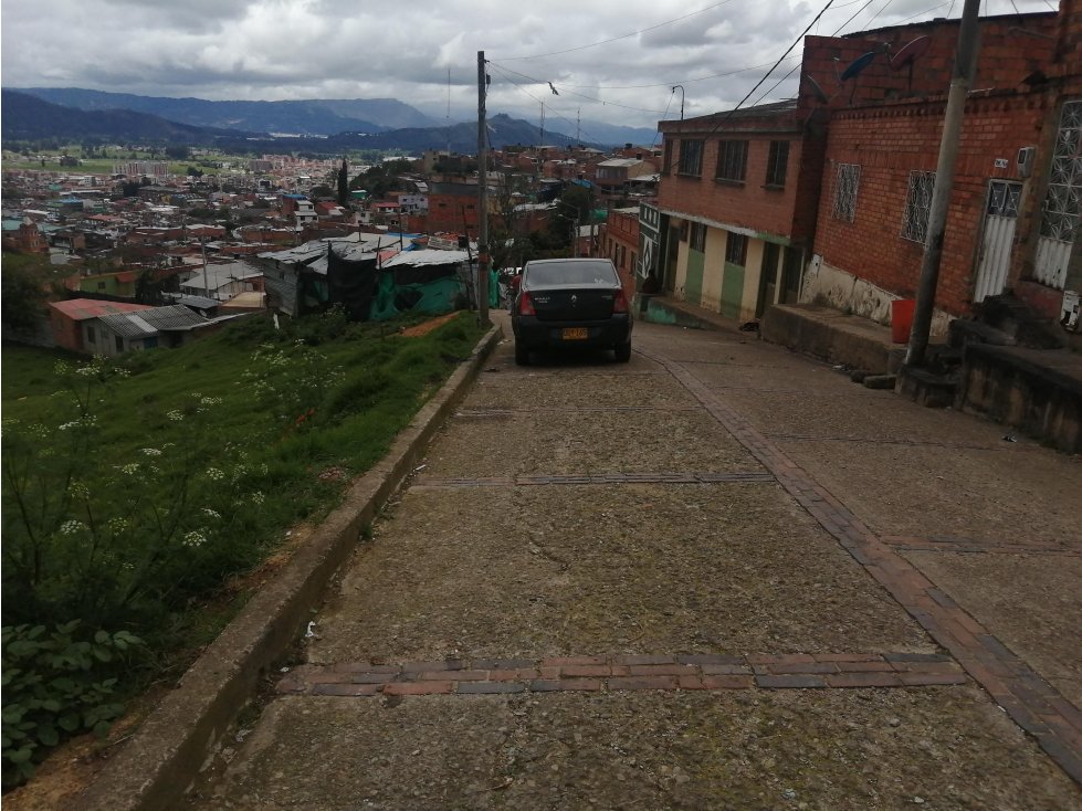 LOTE RESIDENCIAL, COMERCIAL Y DE SERVICIOS - 1