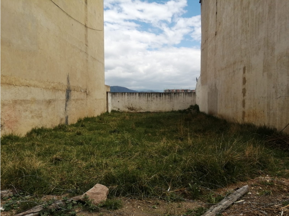 SE VENDE LOTE USO RESIDENCIAL Y COMERCIAL EN ALGARRA 3 - 1