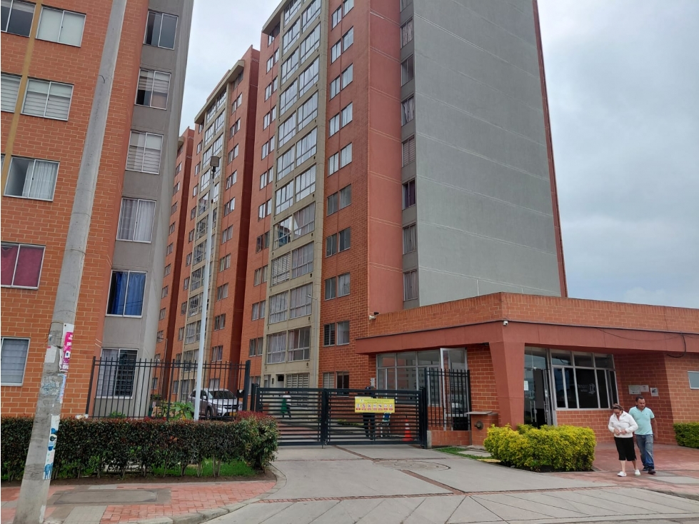 ACOGEDOR APARTAMENTO EN EL CONJUNTO BOSQUES DE SAN RAFAEL