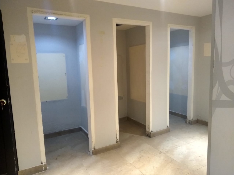SE VENDE O SE ARRIENDA CASA COMERCIAL EN EL PARQUE PRINCIPAL — foto 4