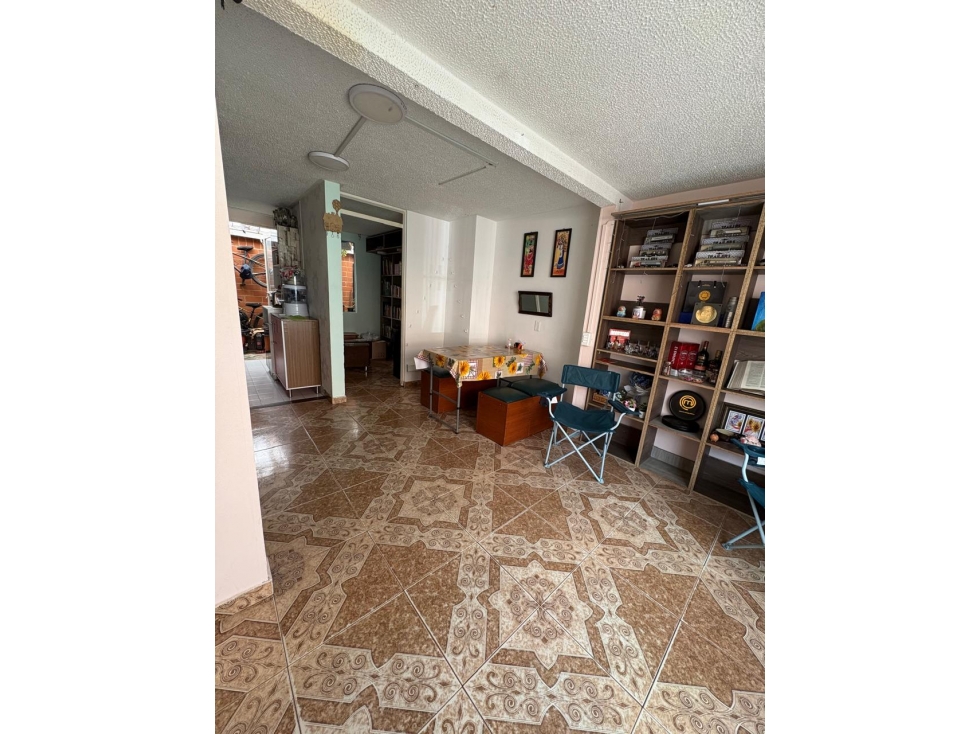 SE VENDE HERMOSA CASA EN LA URBANIZACIÓN VILLAMARÍA — foto 2