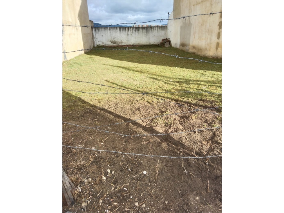 SE VENDE LOTE USO RESIDENCIAL Y COMERCIAL EN ALGARRA 3 - 3