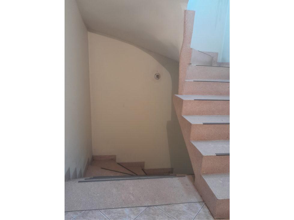 SE VENDE CASA COMERCIAL EN EL CENTRO DE ZIPAQUIRA - 5