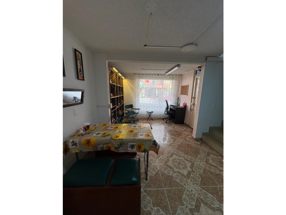 SE VENDE HERMOSA CASA EN LA URBANIZACIÓN VILLAMARÍA — foto 3