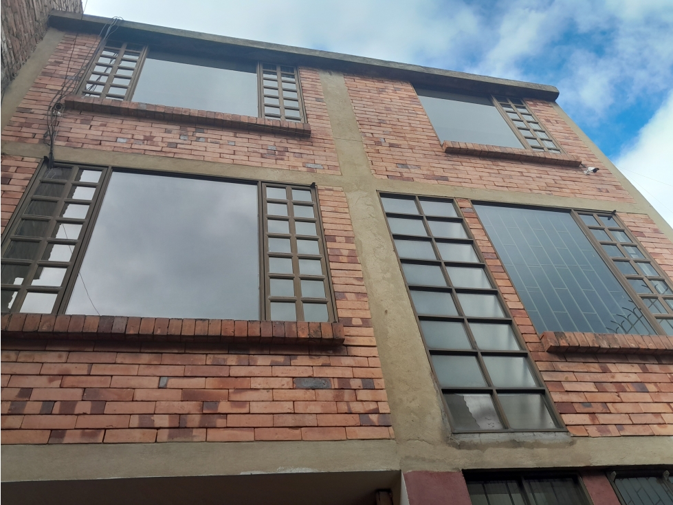 SE VENDE CASA COMERCIAL EN EL CENTRO DE ZIPAQUIRA - 2