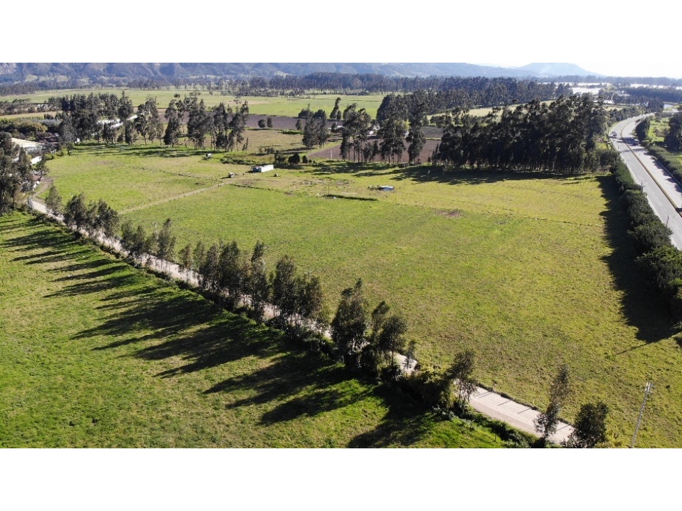 SE VENDE LOTE CORREDOR VIAL SOBRE AUTOPISTA ZIPAQUIRÁ - UBATÉ - 4