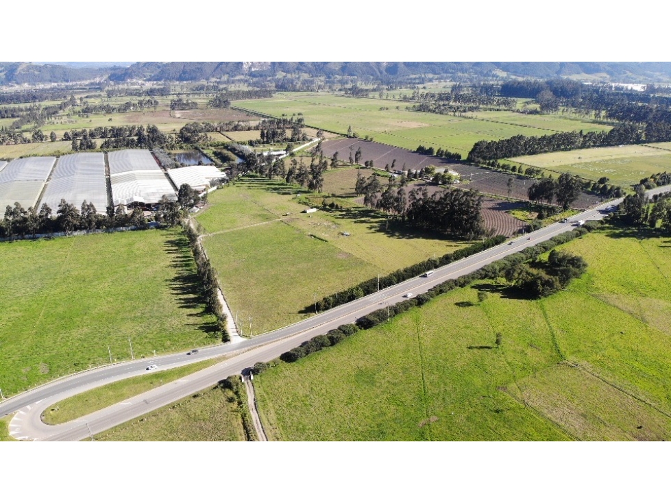 SE VENDE LOTE CORREDOR VIAL SOBRE AUTOPISTA ZIPAQUIRÁ - UBATÉ - 5