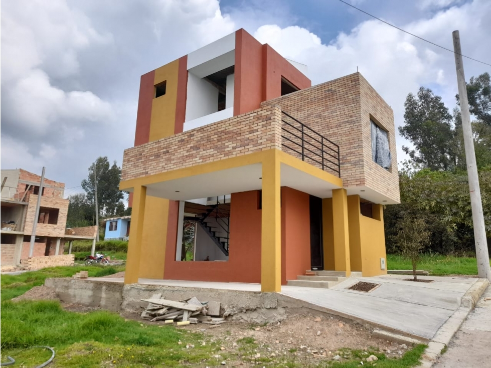 HERMOSA CASA PROYECTO LA FUENTE TOCANCIPÁ - 1