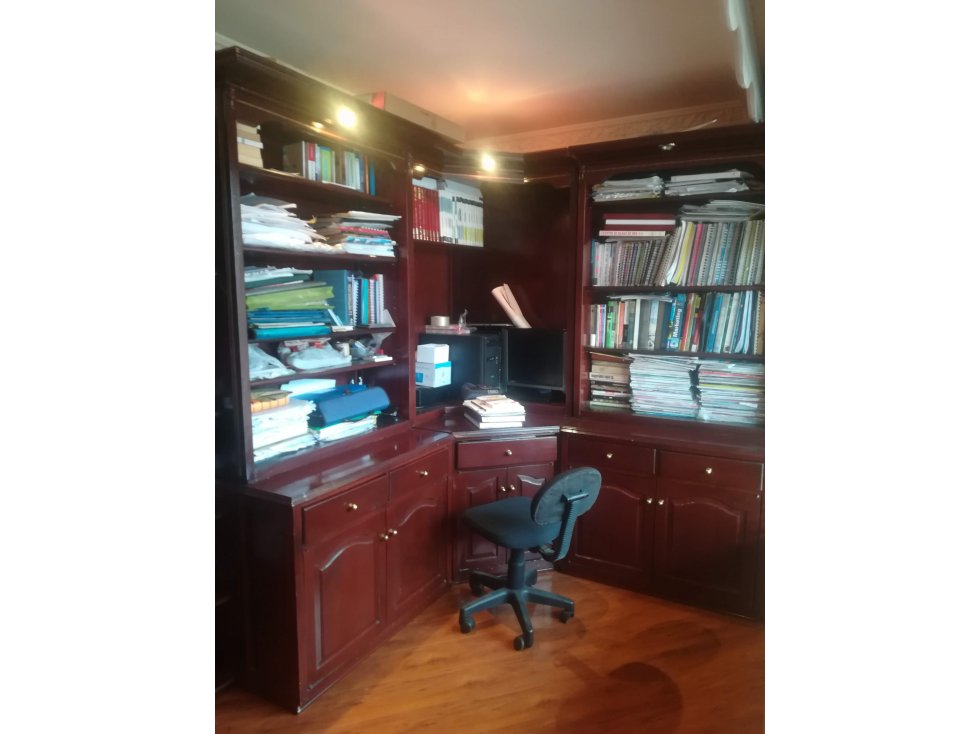 SE VENDE HERMOSA CASA BARRIO ALGARRA 3 - 5