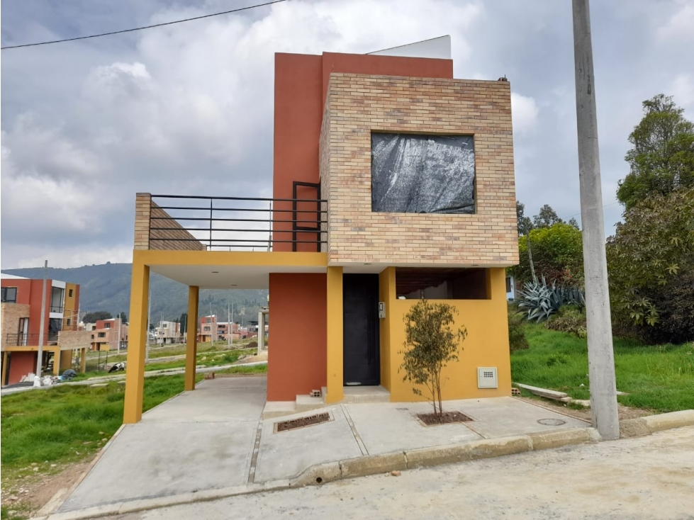 HERMOSA CASA PROYECTO LA FUENTE TOCANCIPÁ - 2