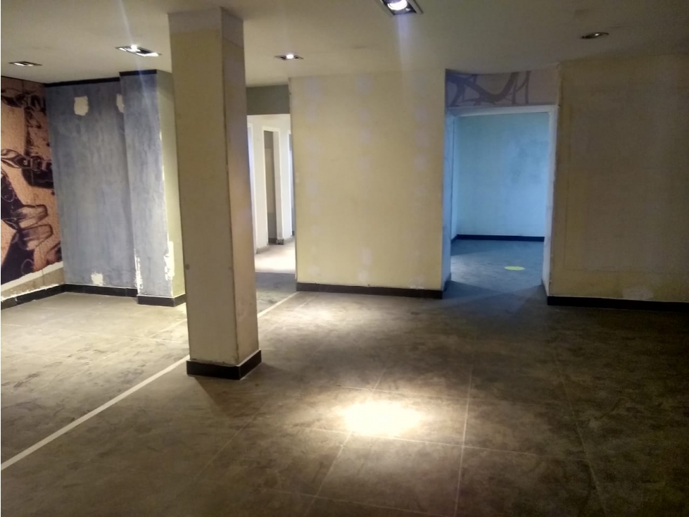 SE VENDE O SE ARRIENDA CASA COMERCIAL EN EL PARQUE PRINCIPAL — foto 6