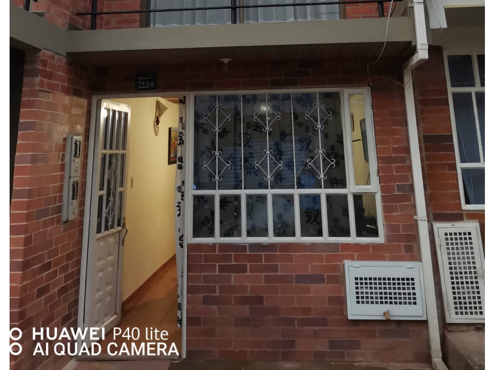 CASA CÉNTRICA BIFAMILIAR EN LA URBANIZACIÓN COLINAS I EN PACHO - 2