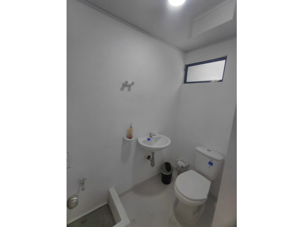 SE VENDE O SE ARRIENDA BODEGA SOBRE AUTOPISTA EN EL SECTOR DE LA PAZ - 5
