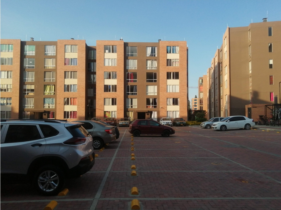 HERMOSO APARTAMENTO CONJUNTO RESIDENCIAL ZAFIRO - 2