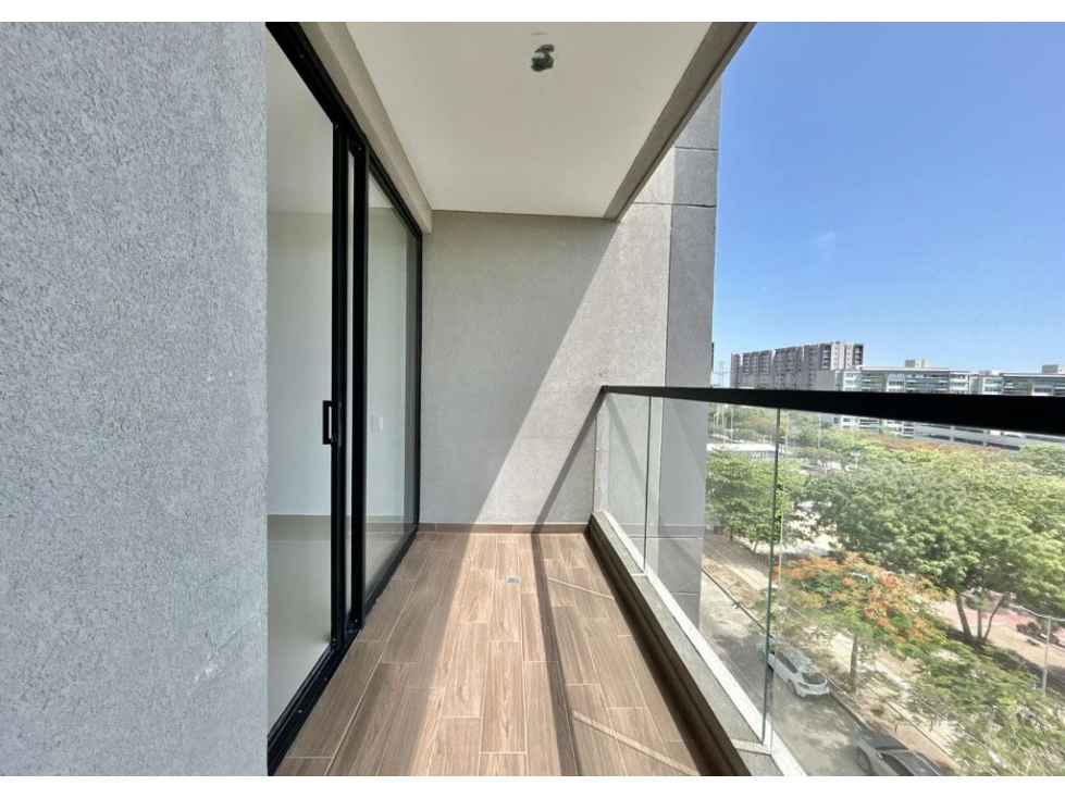 SE VENDE AMPLIO APARTAMENTO CASI NUEVO EN ALTOS DE RIOMAR SOMBRA — foto 3