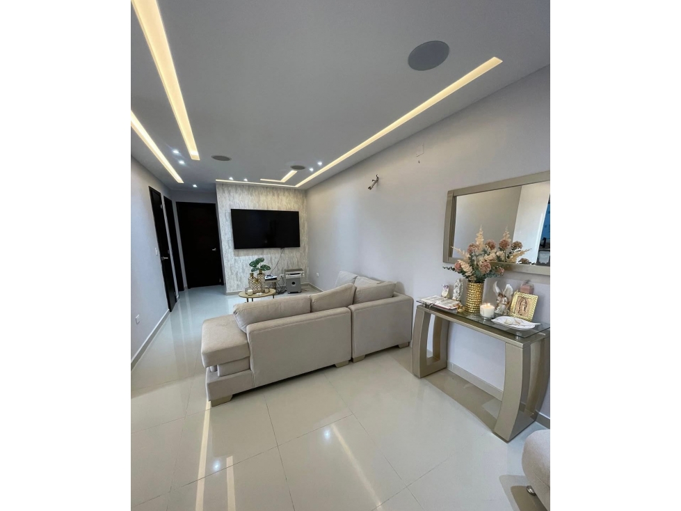 SE VENDE REMODELADO APARTAMENTO EN LA CAMPIÑA — foto 2