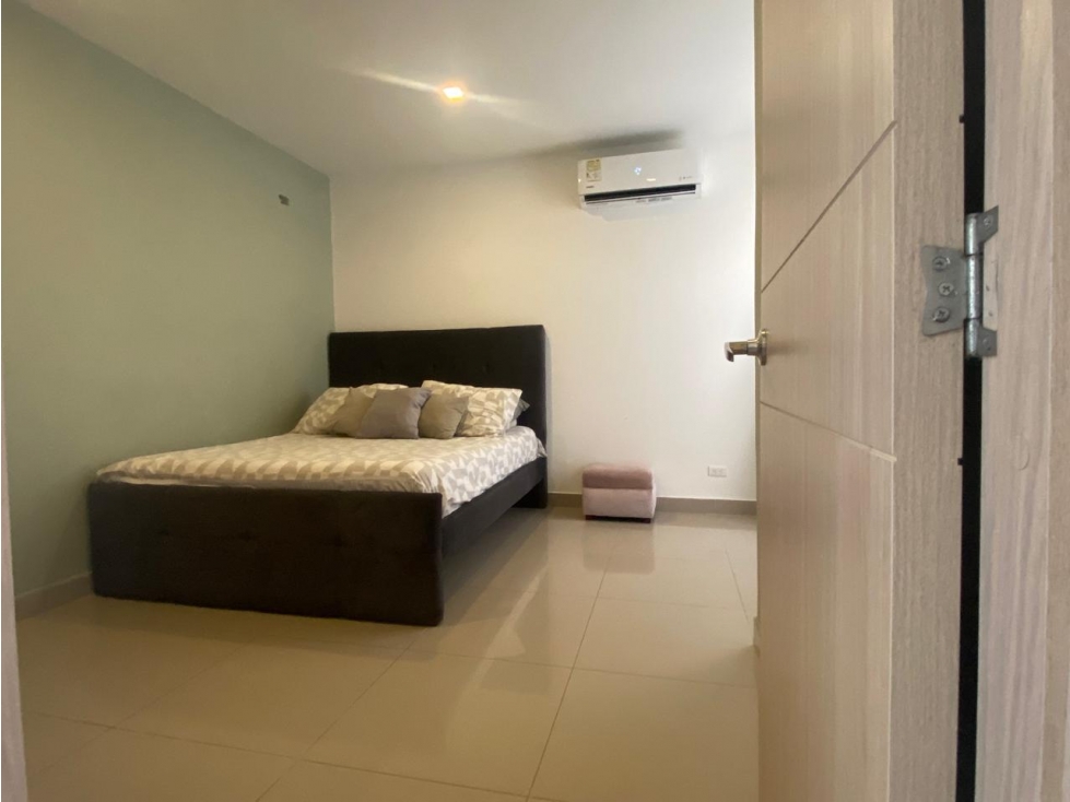 SE VENDE APARTAMENTO CASI NUEVO EN LA CAMPIÑA — foto 5