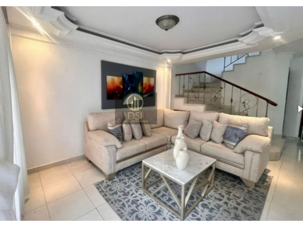 SE VENDE AMPLIA CASA EN NUEVO HORIZONTE