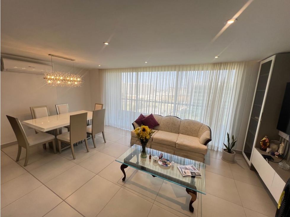 SE VENDE EXCLUSIVO Y AMPLIO APARTAMENTO EL PORTAL DE GENOVES