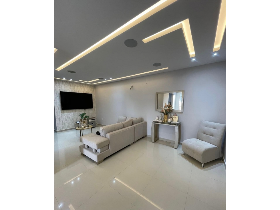 SE VENDE REMODELADO APARTAMENTO EN LA CAMPIÑA