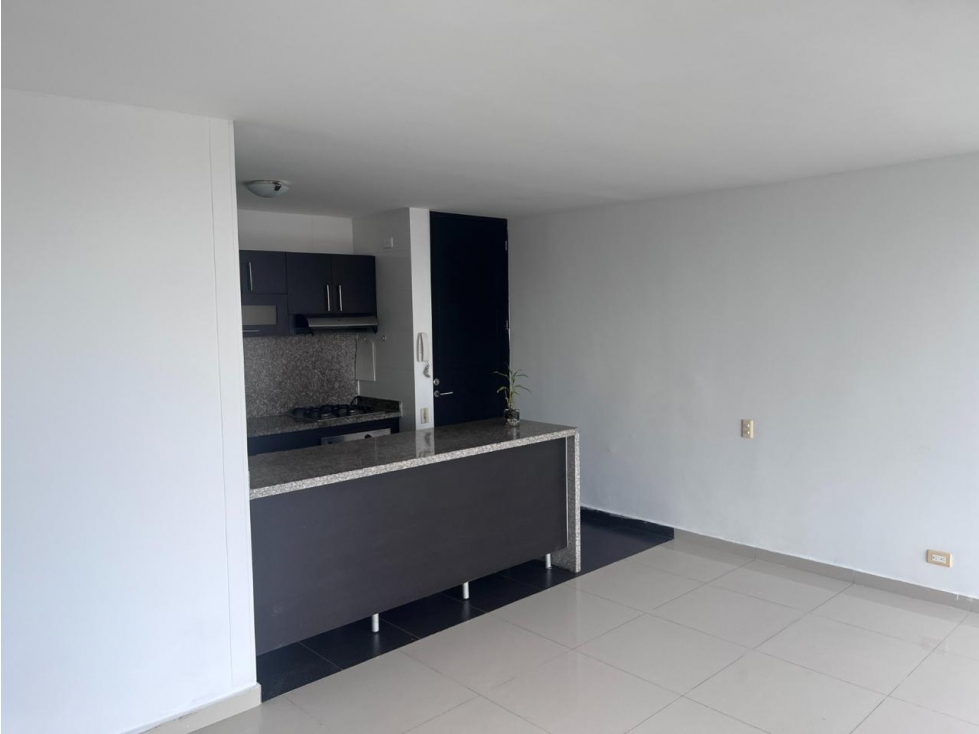 SE VENDE AMPLIO APARTAMENTO DE SOMBRA EN VILLA CAROLINA — foto 3