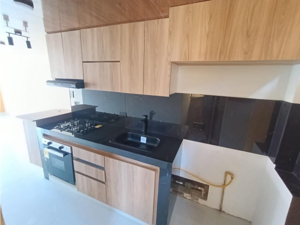 SE VENDE APARTAMENTO REMODELADO DE SOMBRA EN VILLA CAROLINA — foto 2