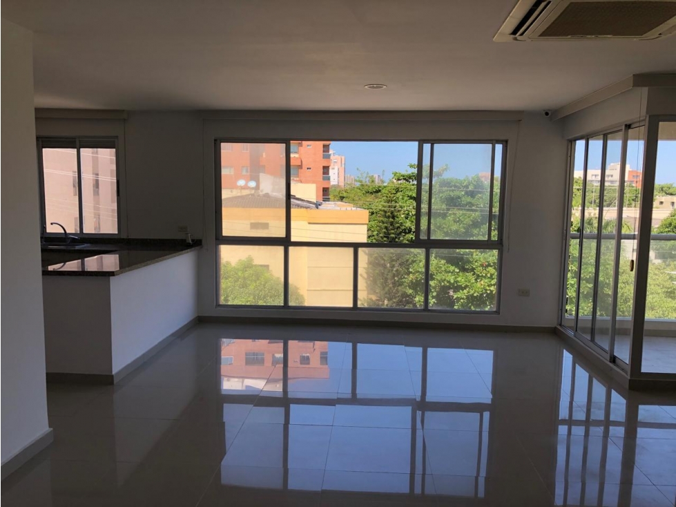 SE VENDE AMPLIO APARTAMENTO EN VILLA DEL ESTE — foto 2