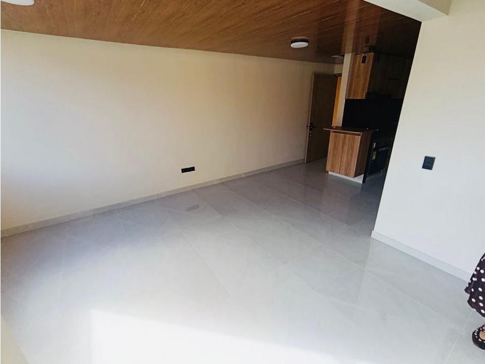 SE VENDE APARTAMENTO REMODELADO DE SOMBRA EN VILLA CAROLINA — foto 4