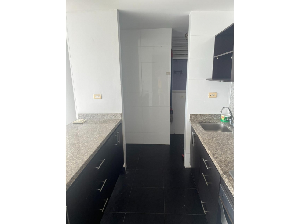 SE VENDE AMPLIO APARTAMENTO DE SOMBRA EN VILLA CAROLINA — foto 5