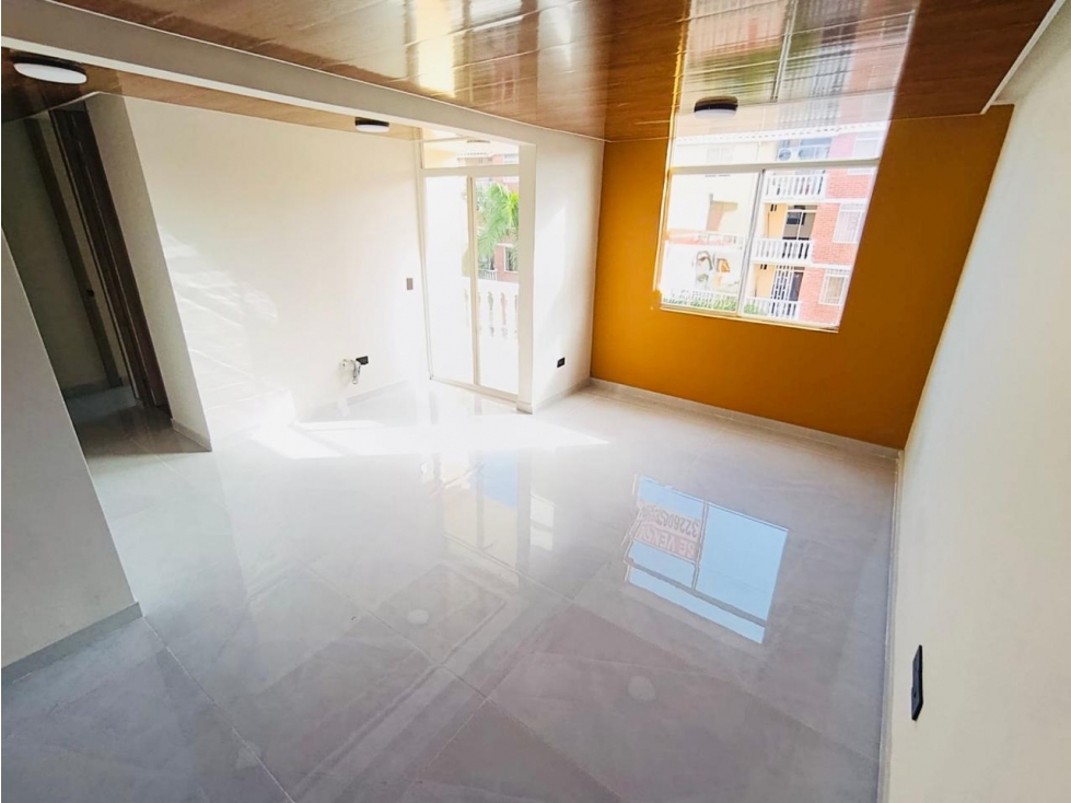 SE VENDE APARTAMENTO REMODELADO DE SOMBRA EN VILLA CAROLINA