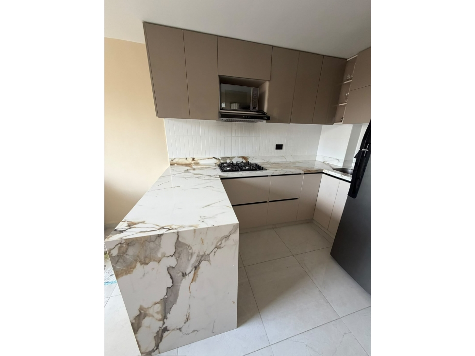 SE VENDE APARTAMENTO EN PARAISO LADO SOMBRA — foto 2