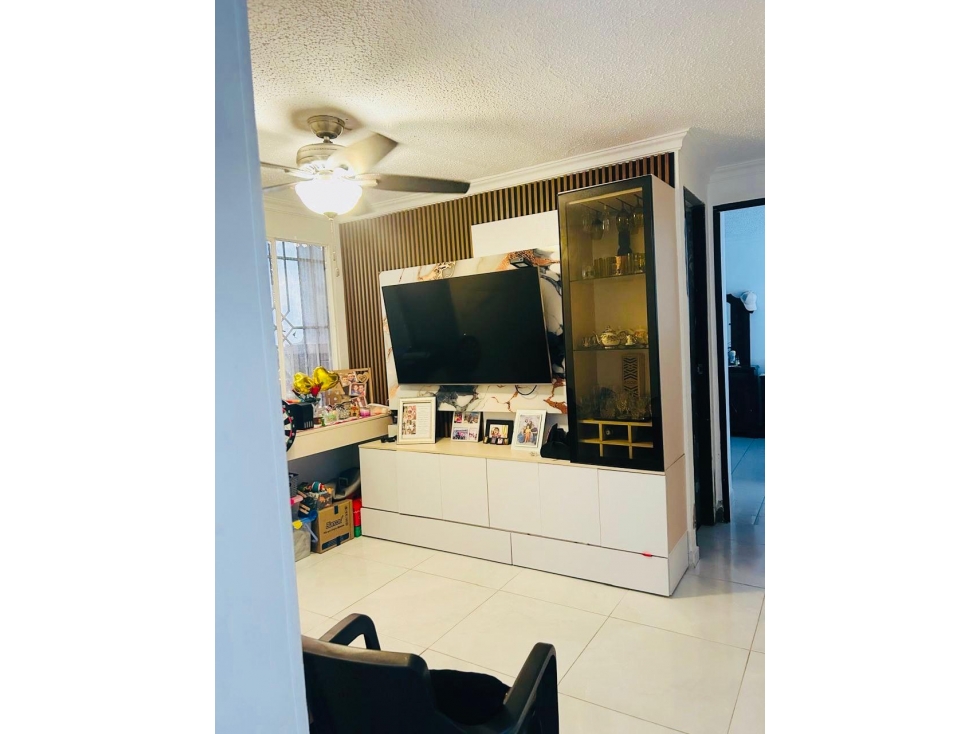 SE VENDE APARTAMENTO REMODELADO EN MIRAMAR 1 PISO — foto 4