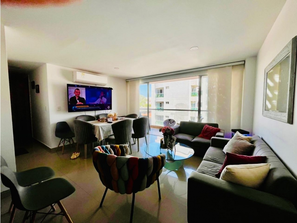 SE VENDE APARTAMENTO AMPLIO EN LAS DELICIAS — foto 2