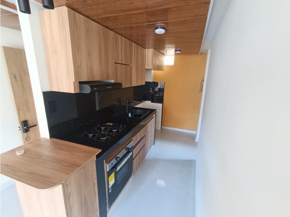 SE VENDE APARTAMENTO REMODELADO DE SOMBRA EN VILLA CAROLINA — foto 3