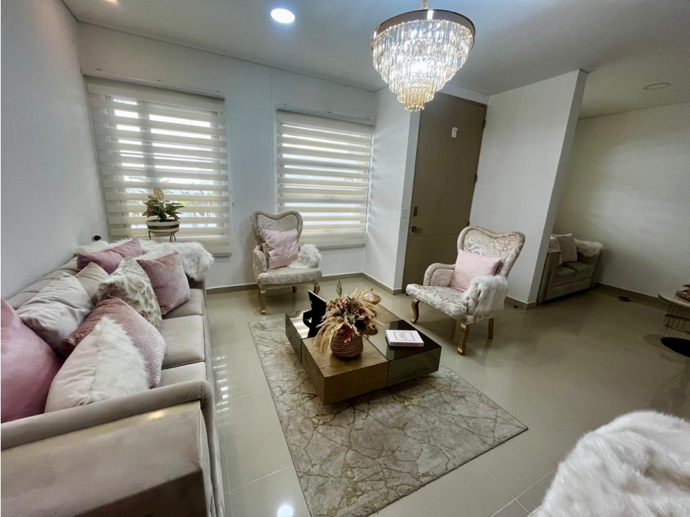 SE VENDE CASA MODERNA EN LA CAMPINA CASI NUEVA — foto 2