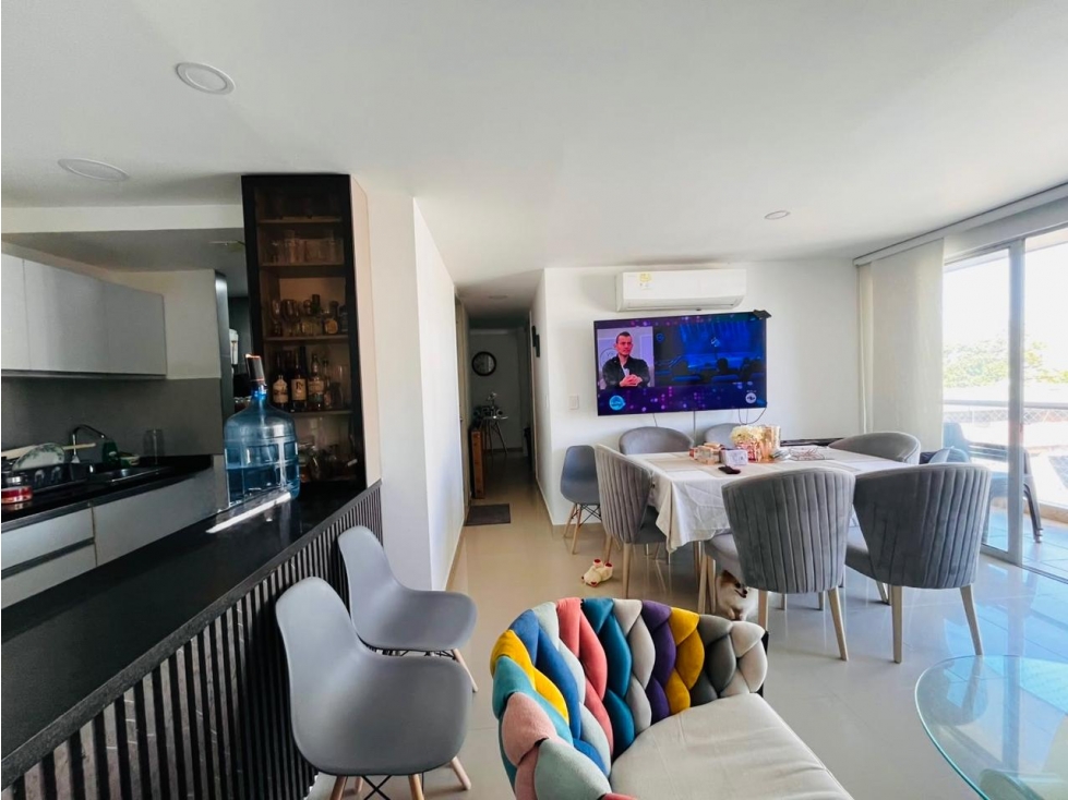 SE VENDE APARTAMENTO AMPLIO EN LAS DELICIAS
