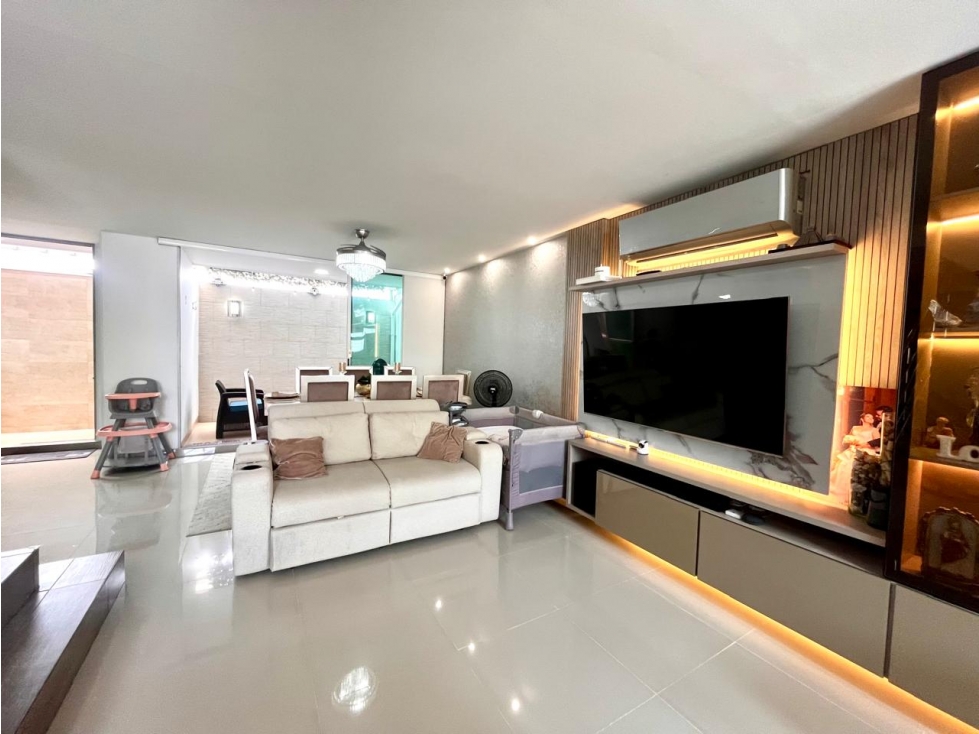 CASA CON ACABADOS DE LUJO EN VENTA CIUDAD JARDÍN