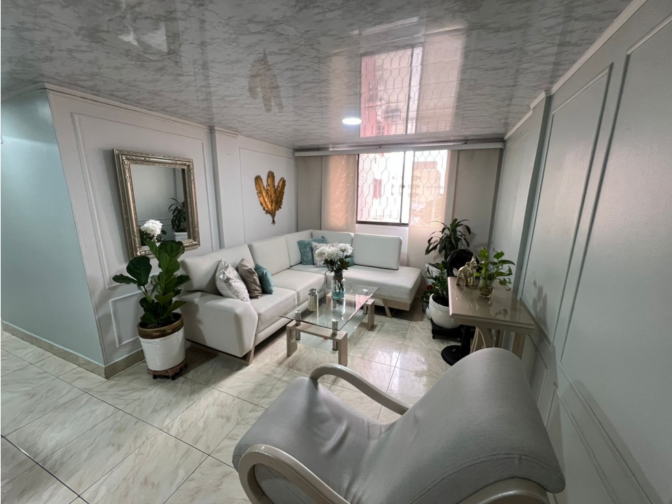 SE VENDE APARTAMENTO REMODELADO EN LAS DELICIAS — foto 5