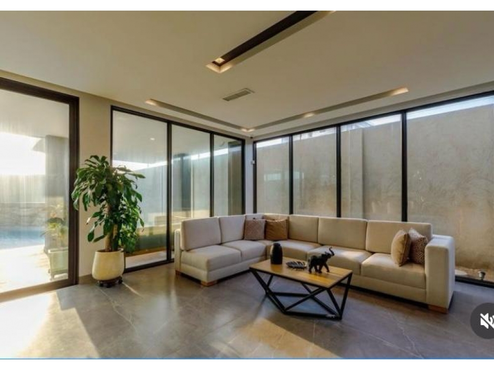 SE VENDE CASA DE LUJO EN PUNTA ROCA — foto 3