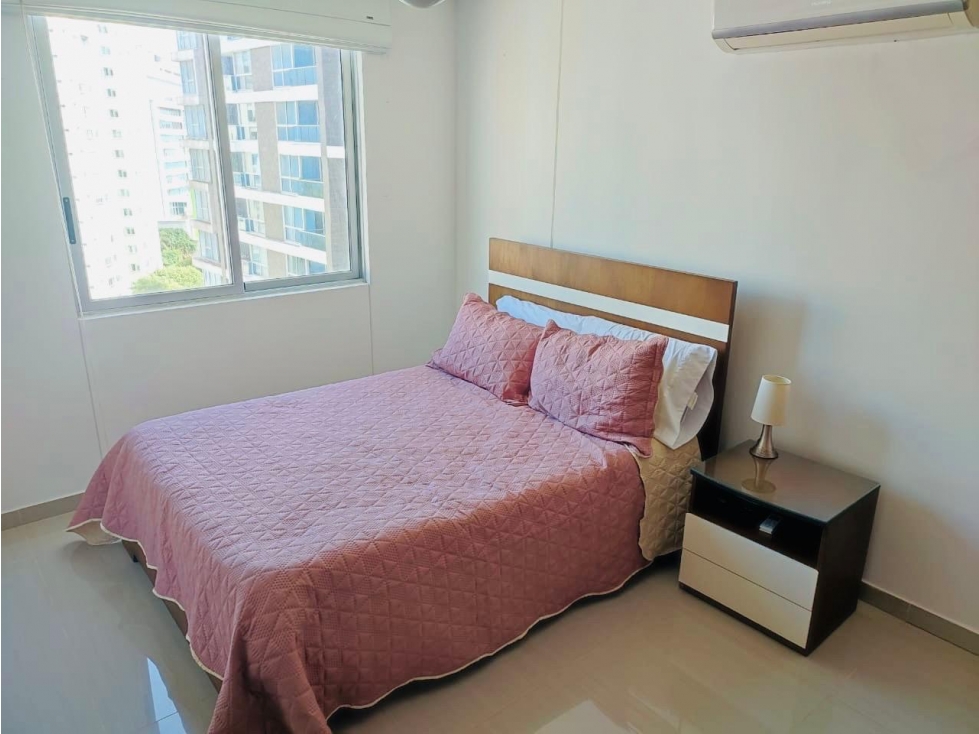 SE VENDE AMPLIO APARTAMENTO EN LA CASTELLANA — foto 6