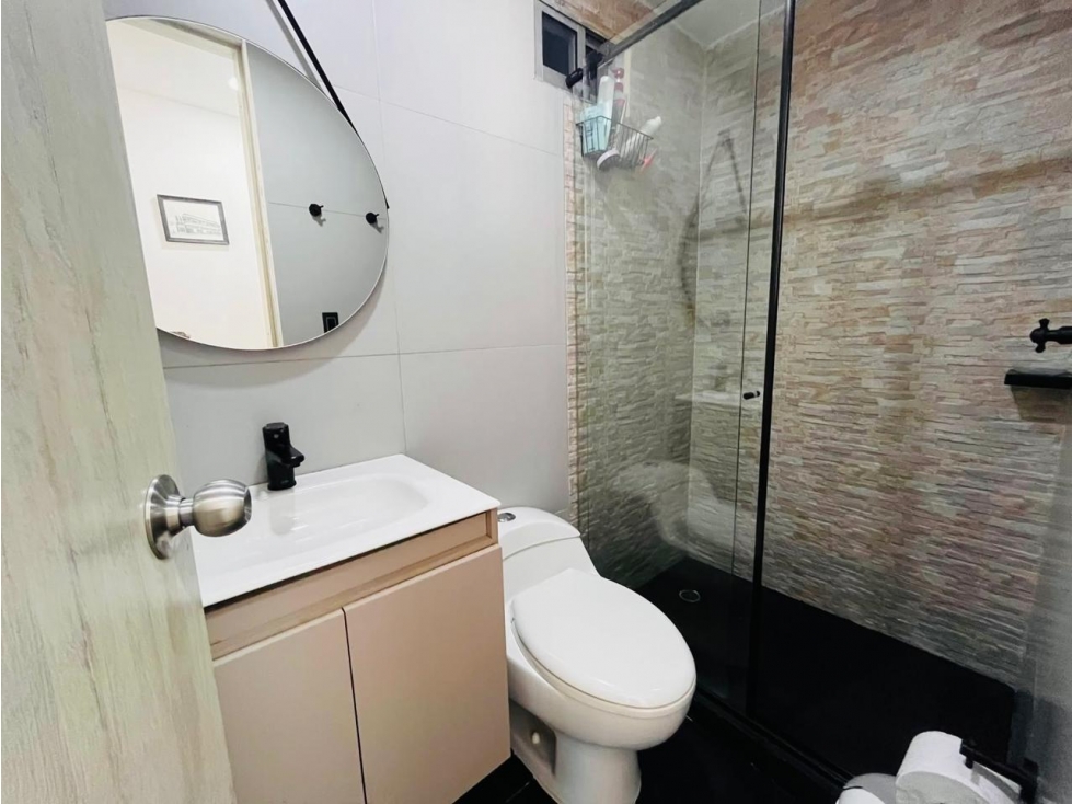 SE VENDE APARTAMENTO AMPLIO EN LAS DELICIAS — foto 6