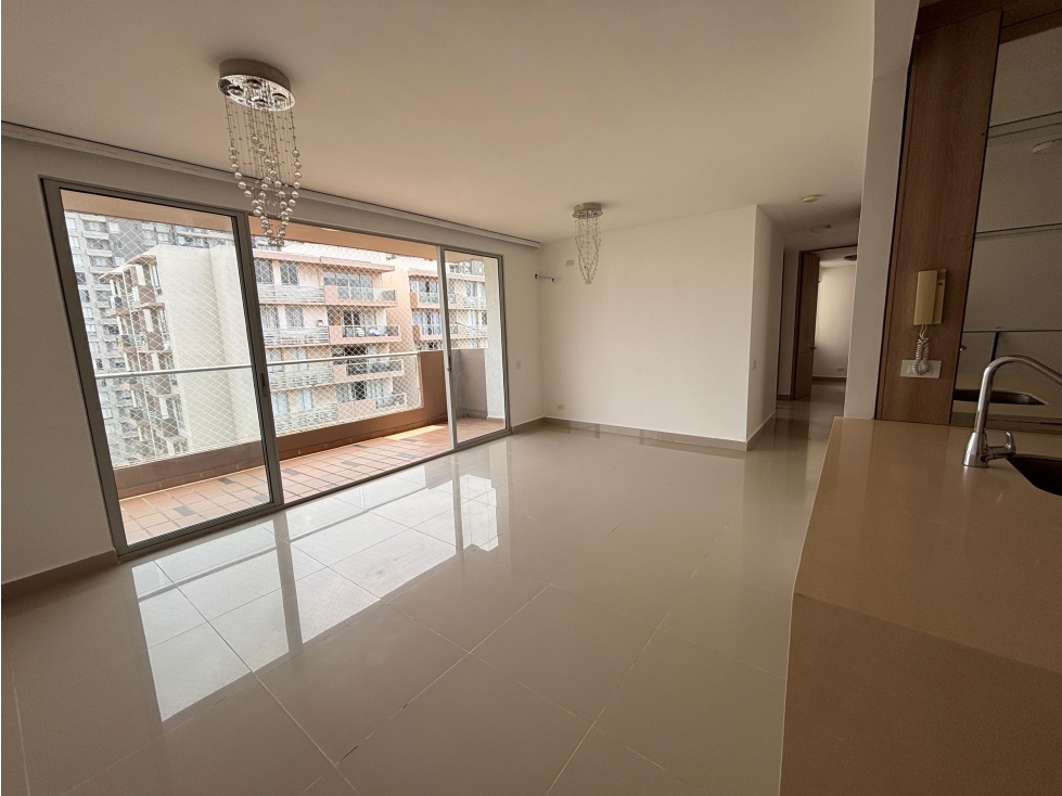 SE VENDE APARTAMENTO AMPLIO EN RIOALTO