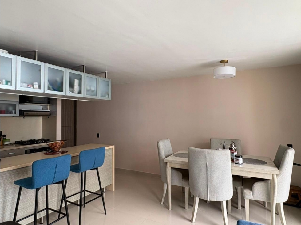 SE VENDE APARTAMENTO AMPLIO EN MIRAMAR
