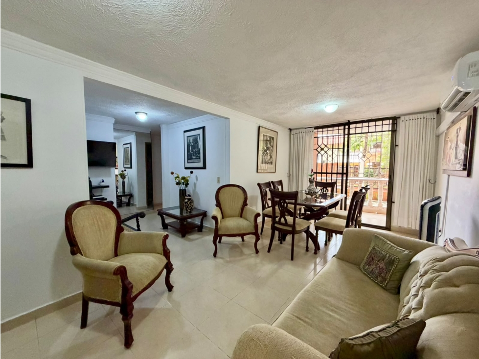 SE VENDE APARTAMENTO EN MIRAMAR PRIMER PISO AMOBLADO O SIN AMOBLAR