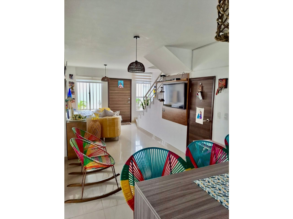 SE VENDE CASA EN CONJUNTO EN BARRIO DELICIAS