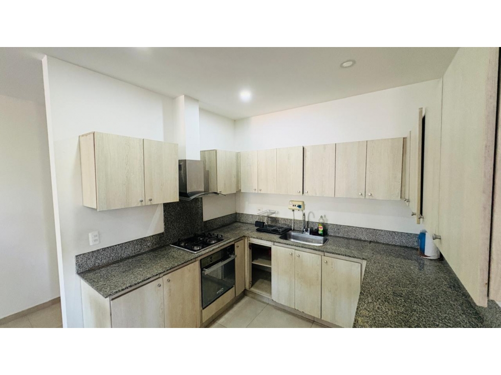 BAJO DE PRECIO SE VENDE APARTAMENTO AMPLIO RIOMAR — foto 5