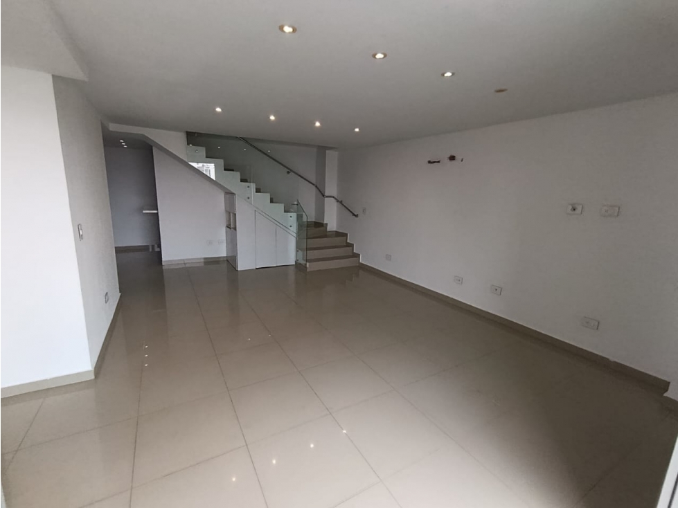 SE VENDE PENTHOUSE EN LA CONCEPCION — foto 2